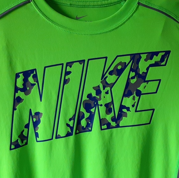 Nike Dri-FIT boys green long sleeve athletic top - Picture 6 of 8